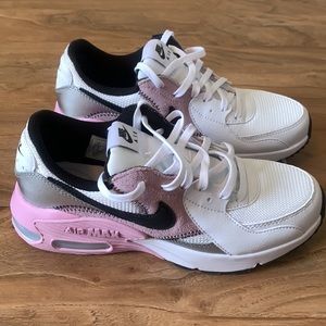 NEW IN BOX NIKE AIR MAX EXCEE